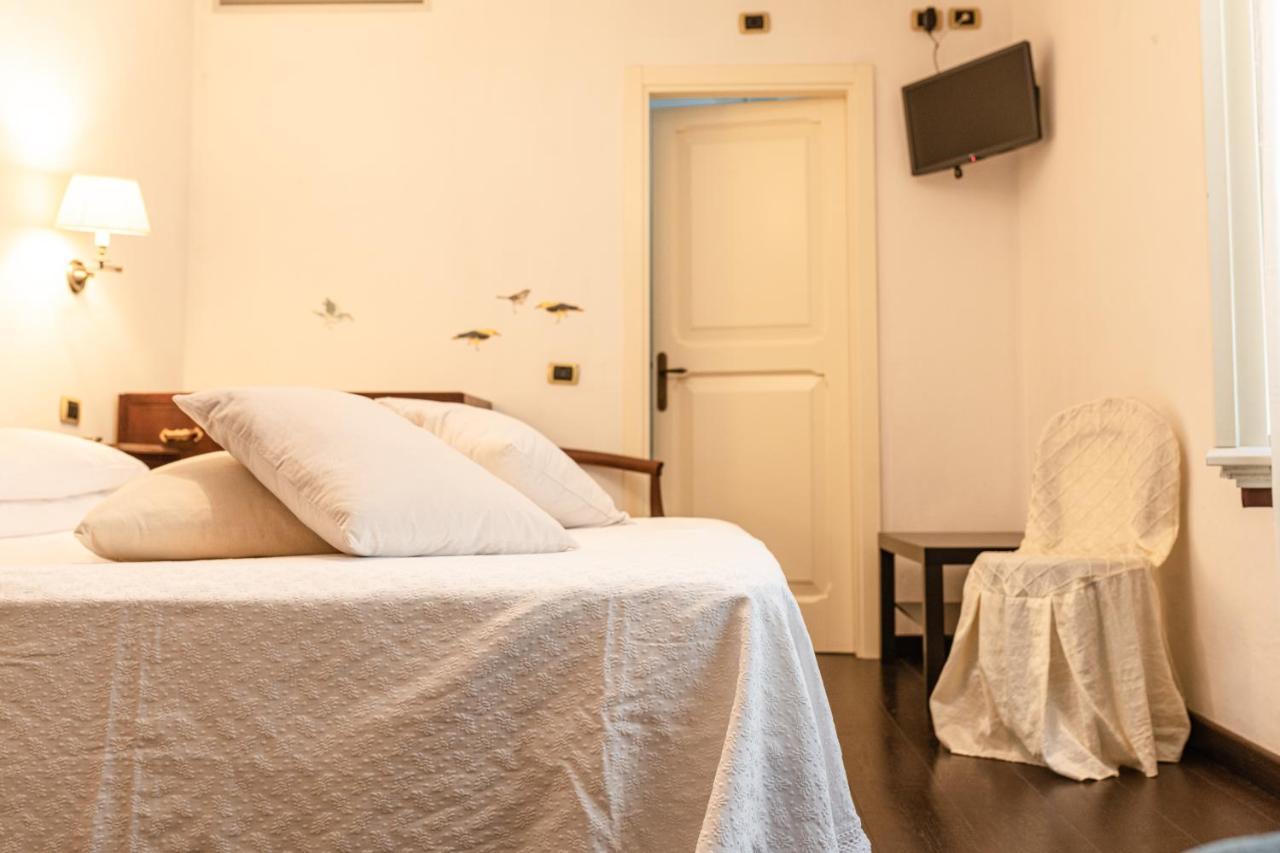 Hotel Antico Furlo Acqualagna Esterno foto